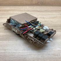 82641 13040 232300 0231  Fuse module Toyota Corolla Verso E121