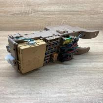 82641 13040 232300 0231  Fuse module Toyota Corolla Verso E121