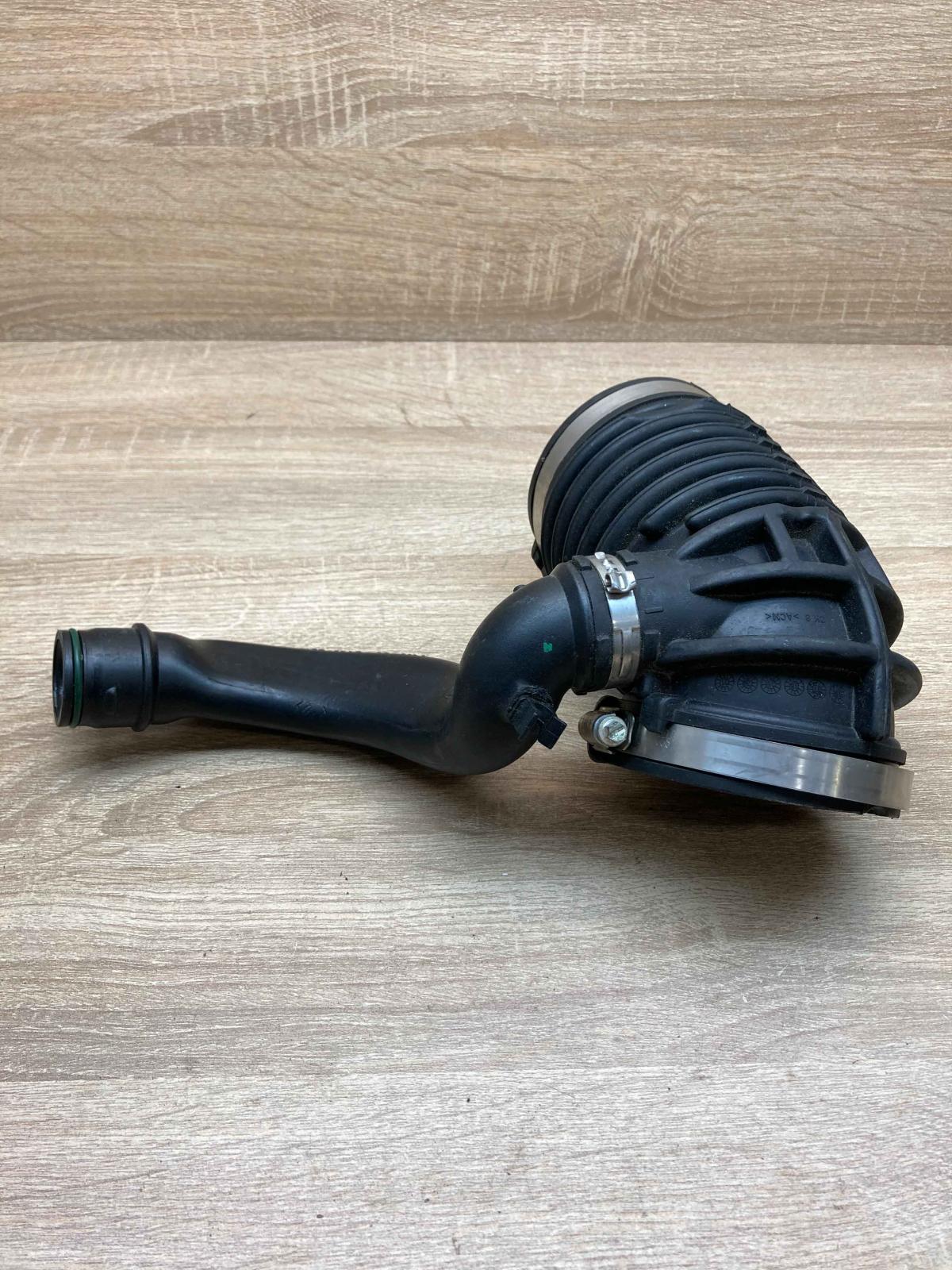 1300452   Air intake duct part BMW 7 G11 G12