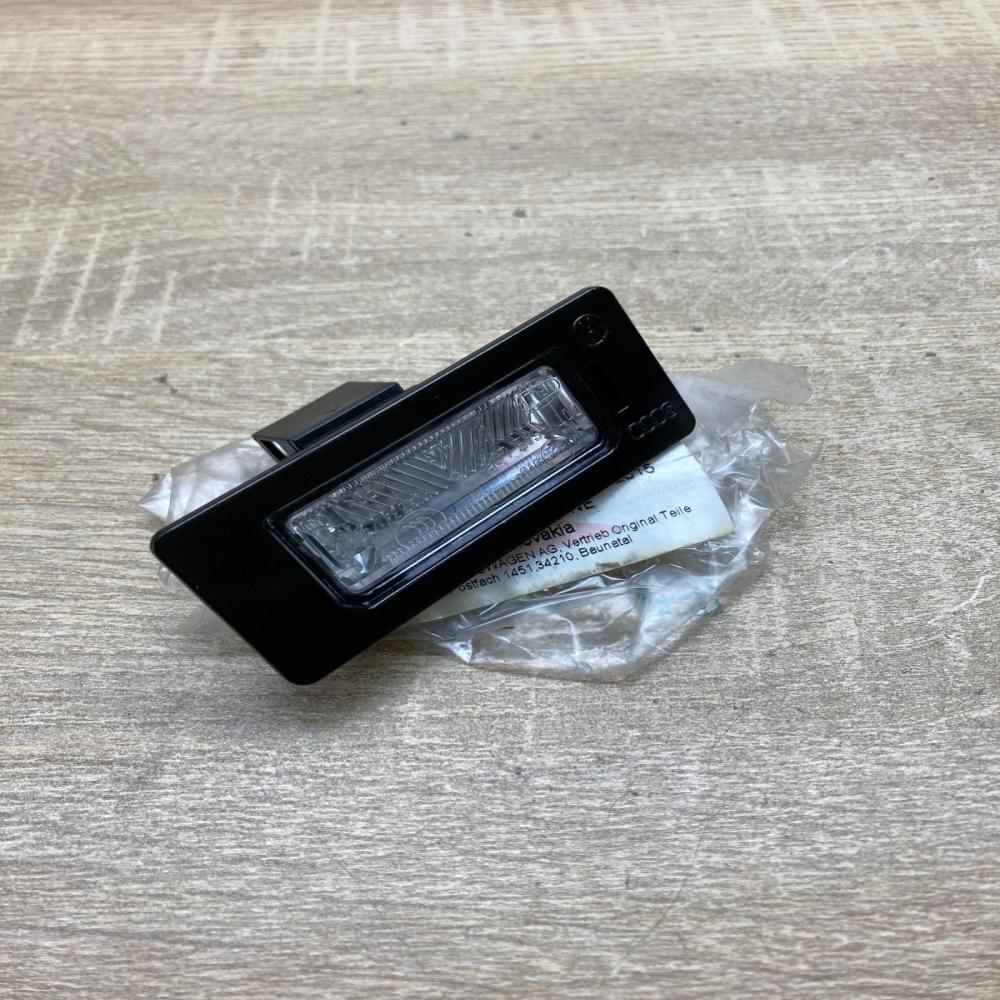 8T0943021   Number plate light Audi A5 8T 8F