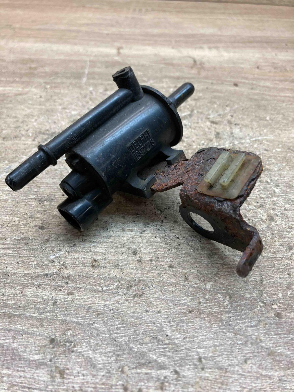1997278   Vacuum valve Mini One - Cooper R50 - 53