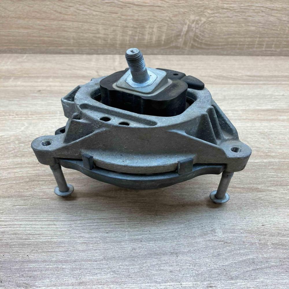 2284817 080915 4A Engine mount bracket BMW M3 F80