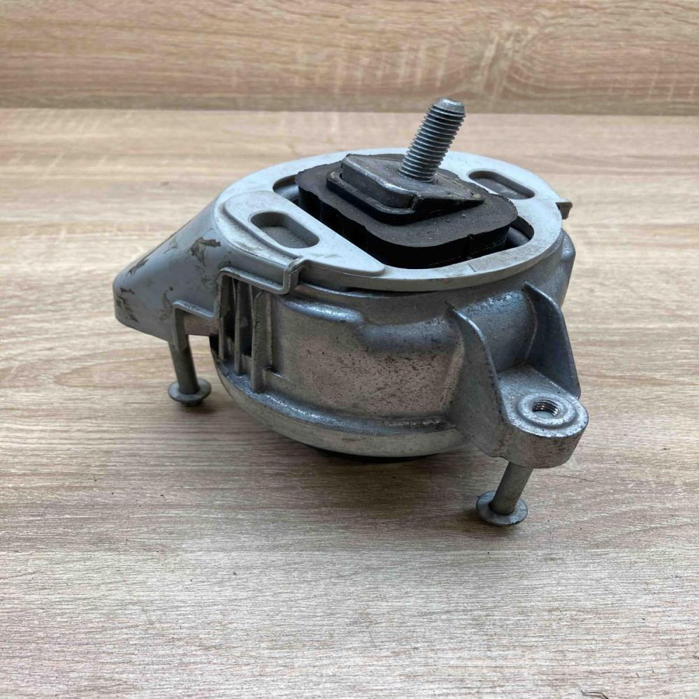 2284818 13981112 3618800 Engine mount bracket BMW 3 F30 F35 F31