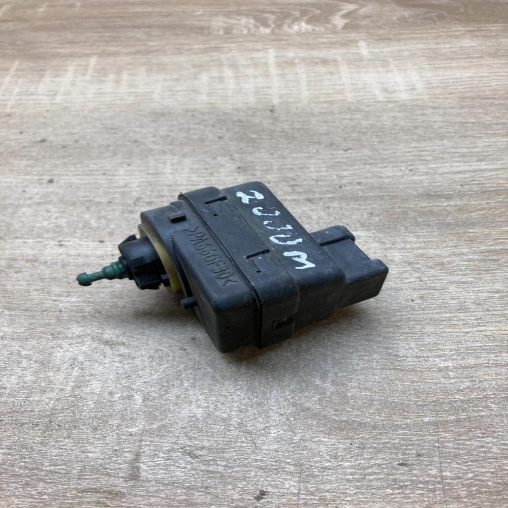 Renault Scenic   Headlight level adjustment motor Renault Scenic I