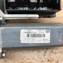 1K0959792G 1K0959702K Used Front door window regulator motor Seat Leon (1P)