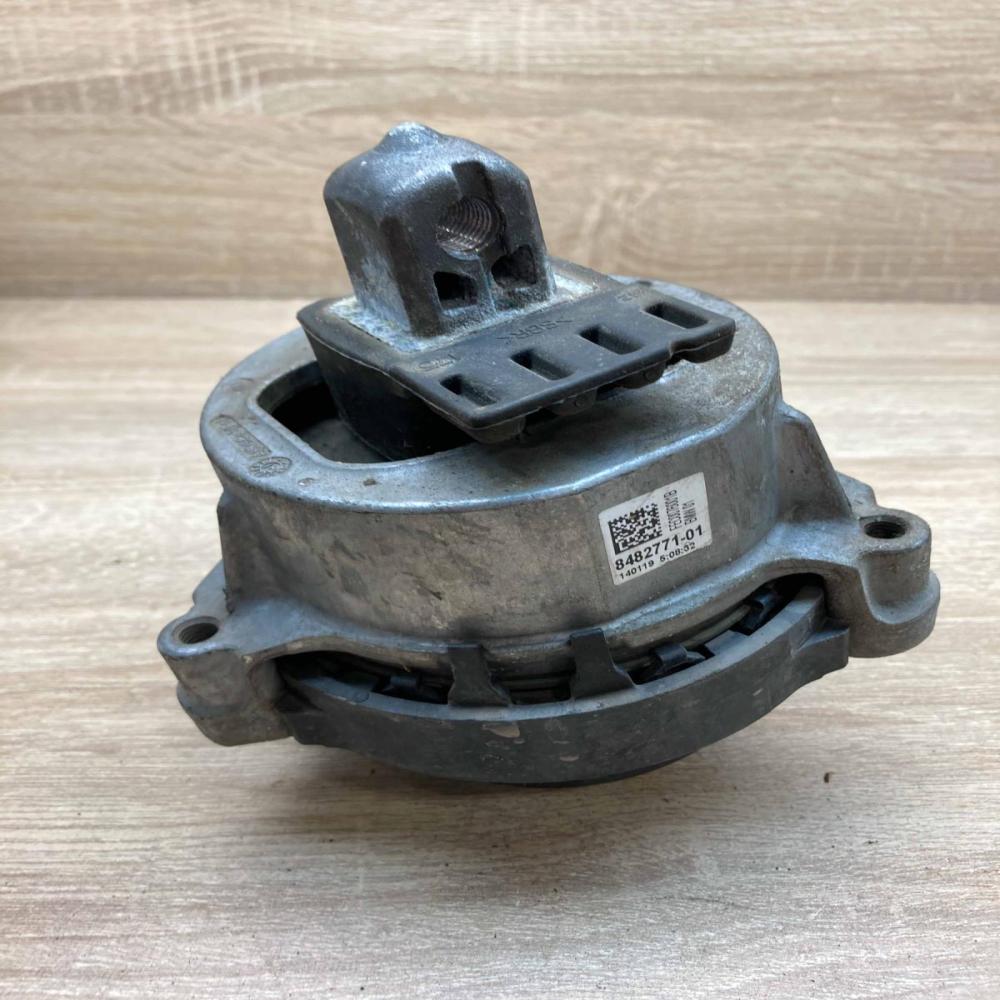 8482771 140119  Engine mount bracket BMW X3 G01