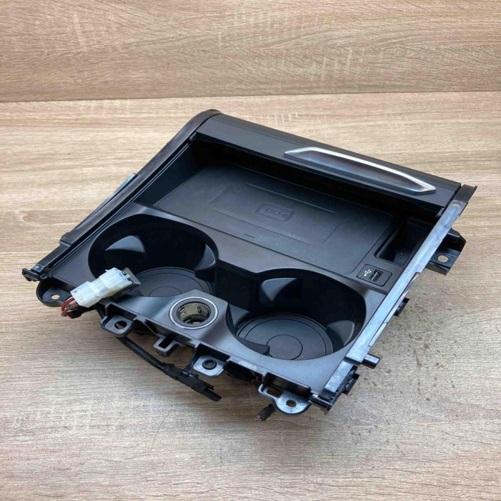 5A010B7 119164 10  Cup holder BMW X3 G01