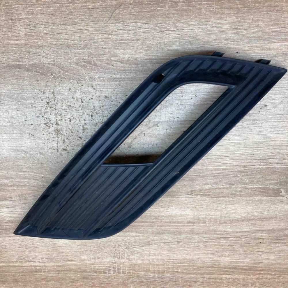 8K0807681K   Front fog light trim/grill Audi A4 S4 B8 8K