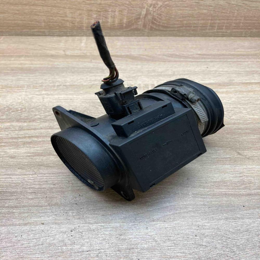 LM1077 109 08 17  Mass air flow meter Audi A3 S3 8L