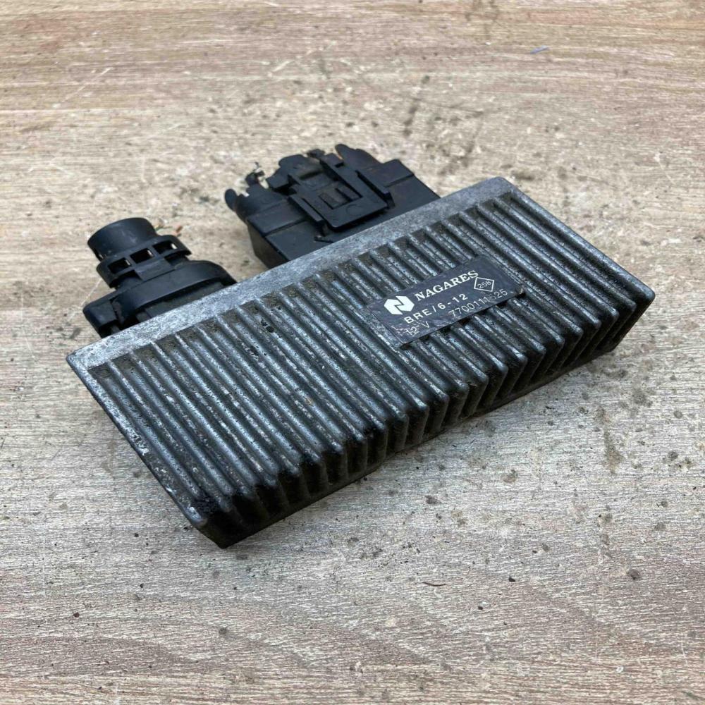 7700111525   Glow plug pre-heat relay Renault Kangoo I