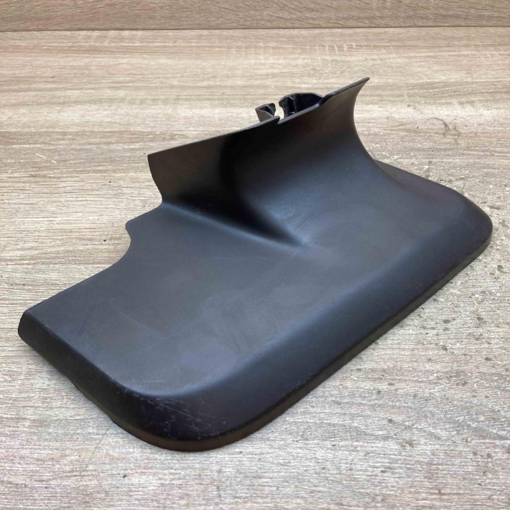 A1669214100   Rear seat rail trim cover Mercedes-Benz GL X166