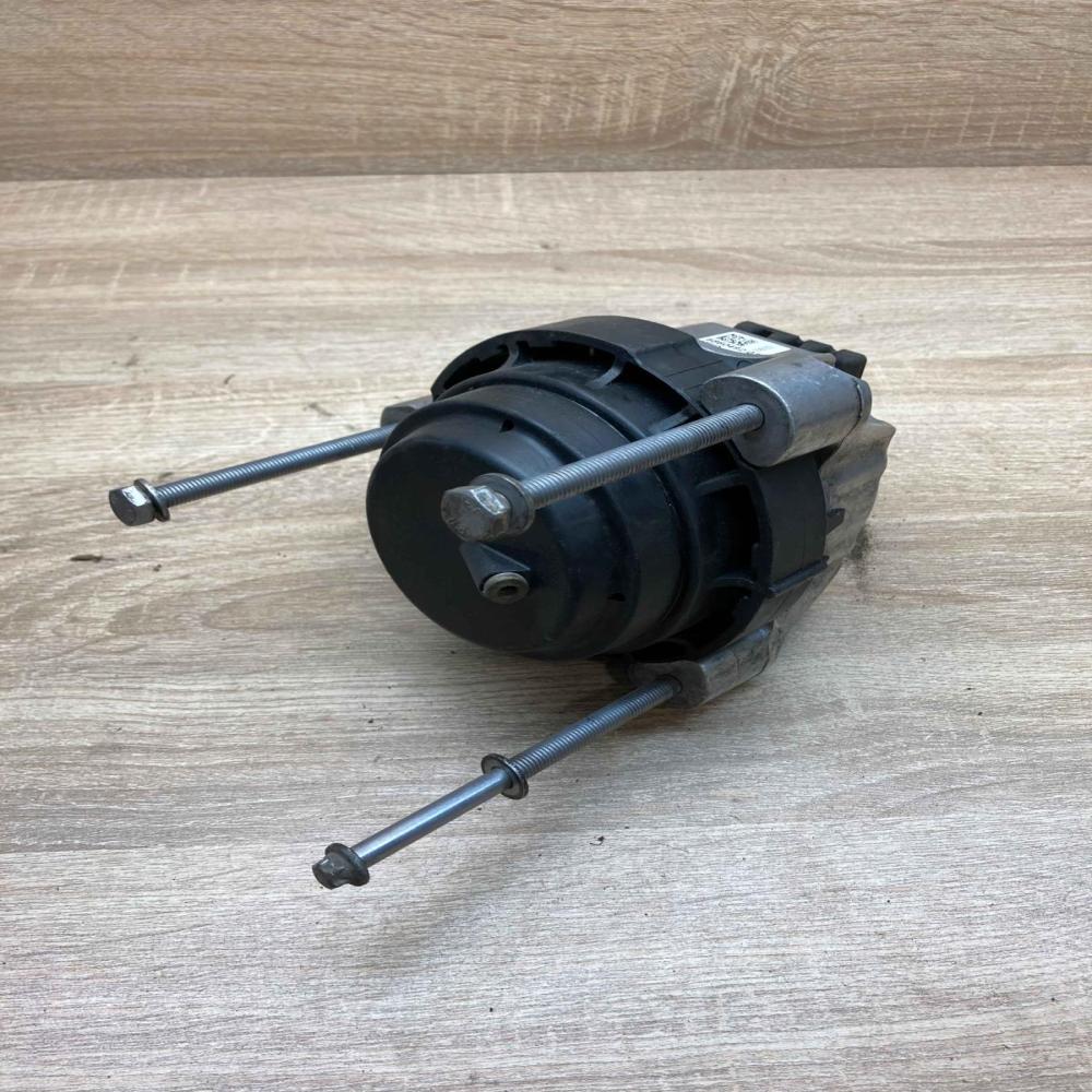 6860492 140115  Engine mount bracket BMW 3 F30 F35 F31