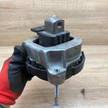6860492 140115  Engine mount bracket BMW 3 F30 F35 F31