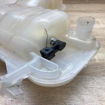 HK62 8A080 AB   Coolant expansion tank/reservoir Land Rover Range Rover Sport L4