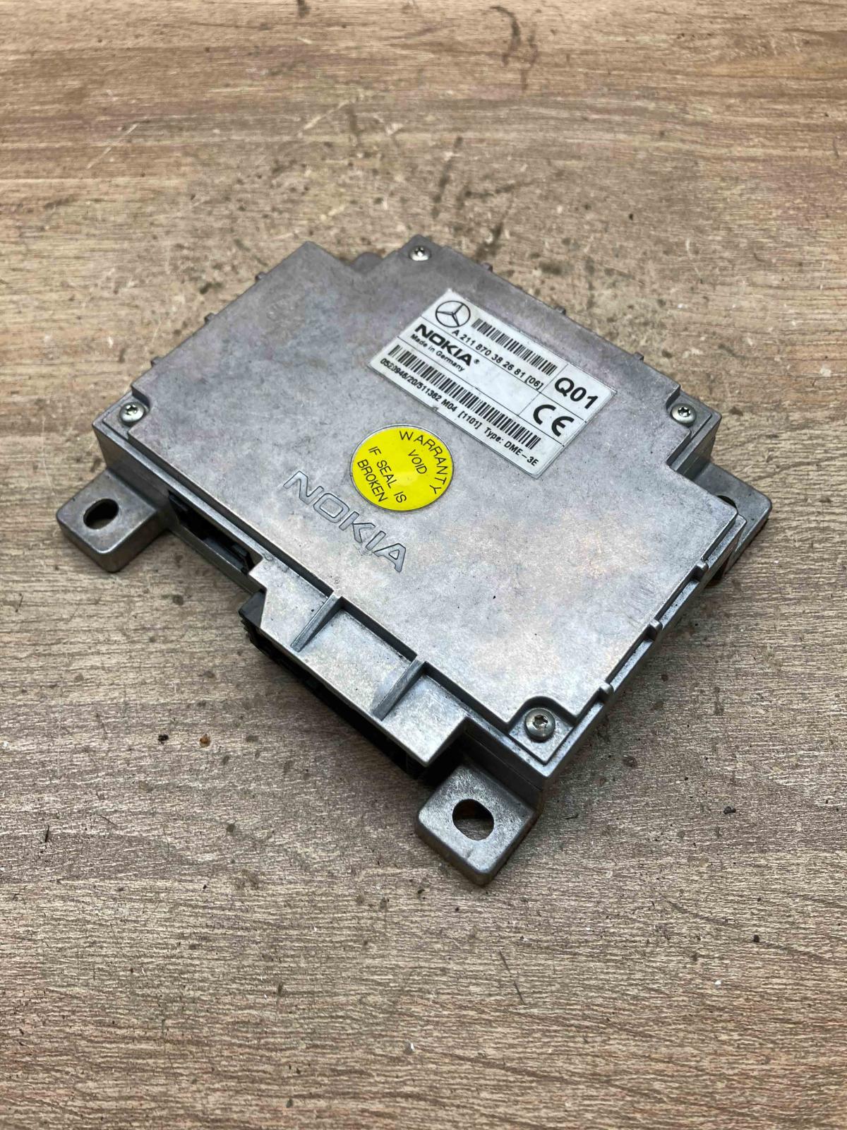 A211870382681 0520946  Phone control unit/module Mercedes-Benz E W211