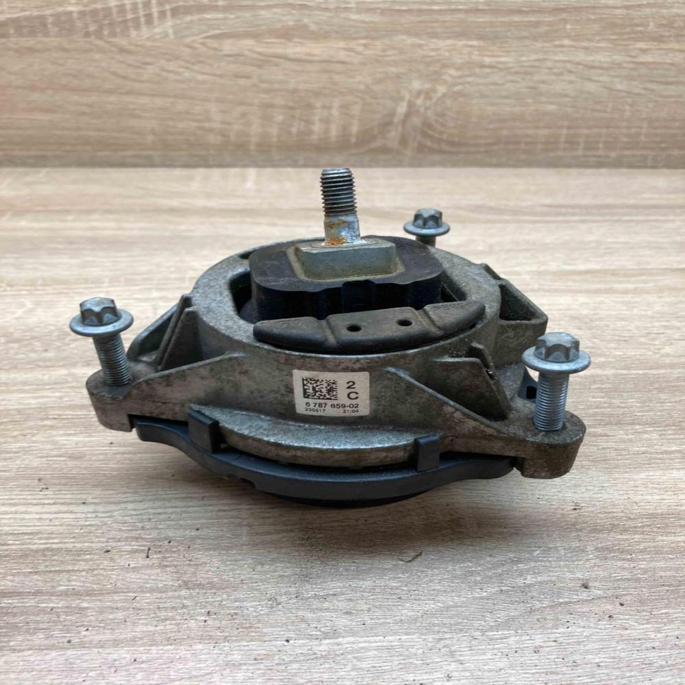 6787659 230517  Engine mount bracket Mercedes-Benz E W211