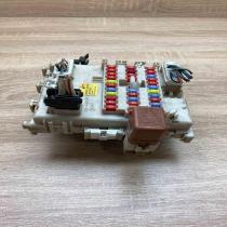 24350AV700 0211031  Fuse module Nissan Primera