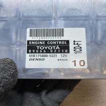 89666 02110 MB175800 5221  Engine control unit/module ECU Toyota Corolla E120 E1