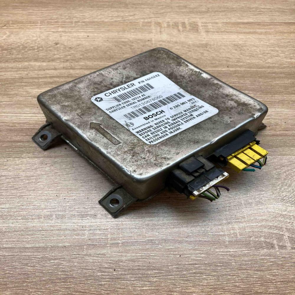 4686242 0285001093 Used Airbag control unit/module Chrysler Voyager