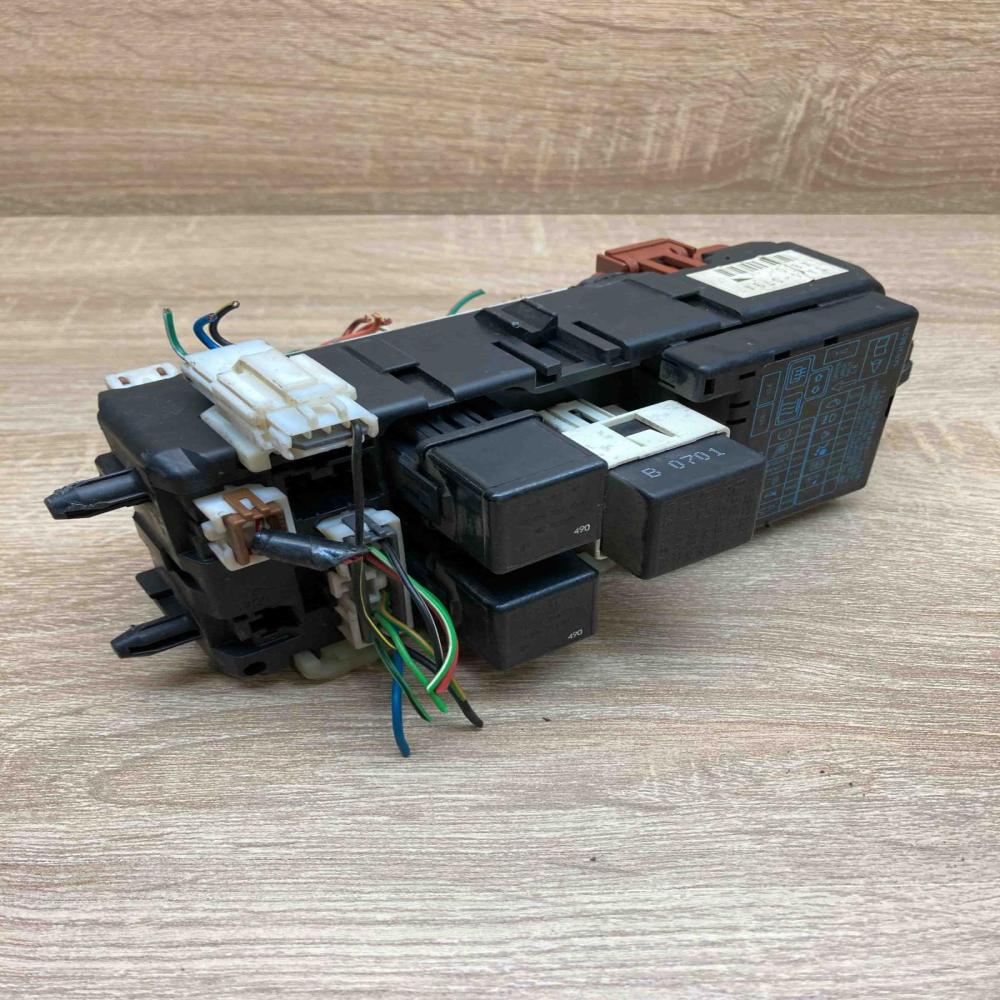 MB953355 1A21 0794 4860 Fuse module Mitsubishi Carisma
