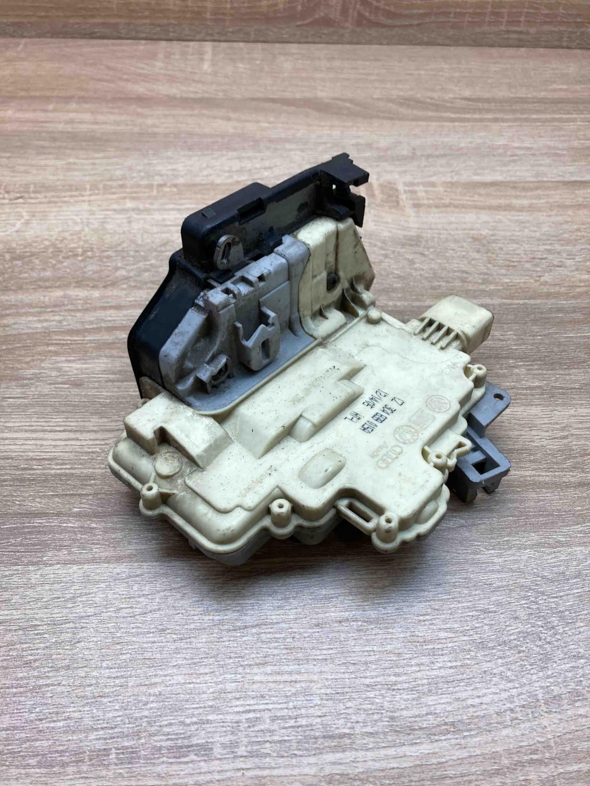 3C4839015A   Rear door lock Volkswagen PASSAT B6