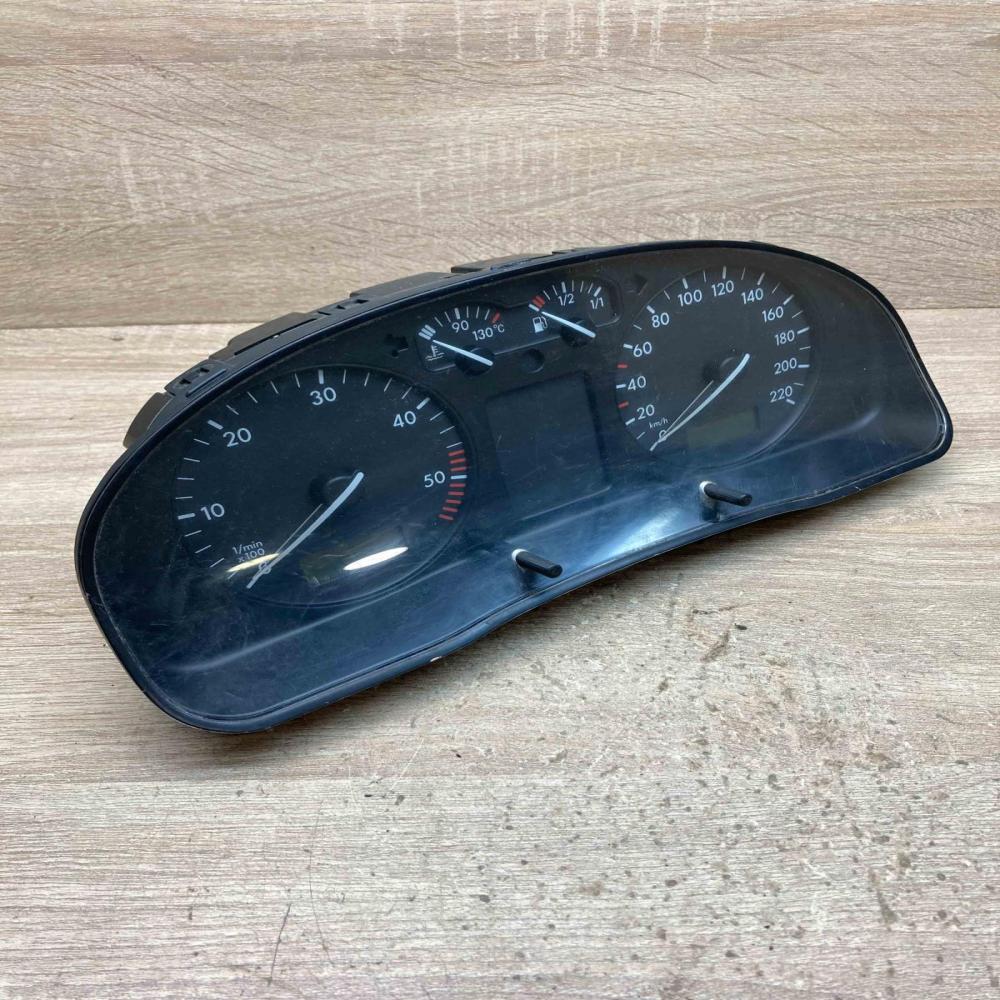3B0919880D 110088776  Speedometer (instrument cluster) Volkswagen PASSAT B5