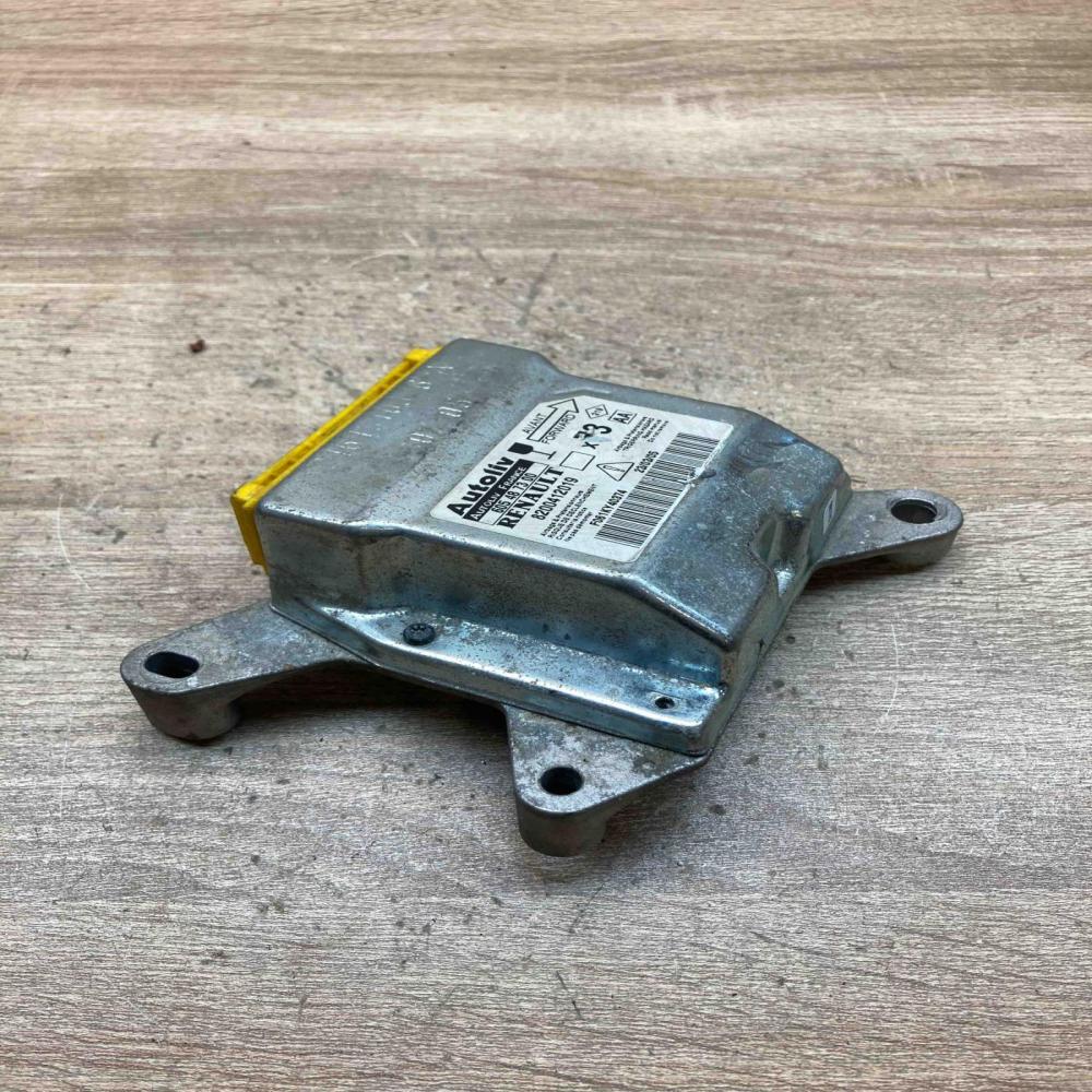 605487300 8200412019  Airbag control unit/module Renault Vel Satis