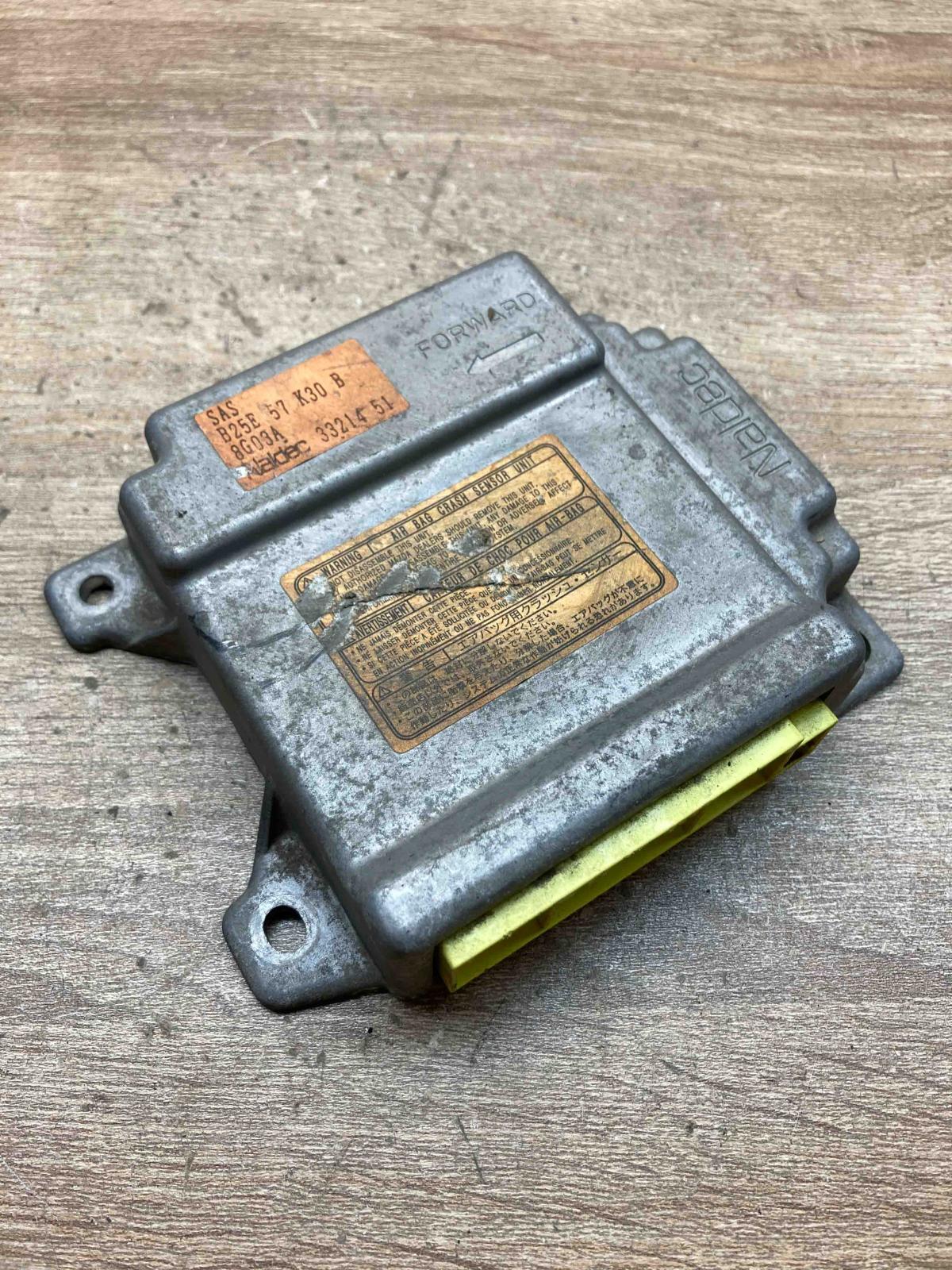 B25E57K30B 8G03A  Airbag control unit/module Mazda 323