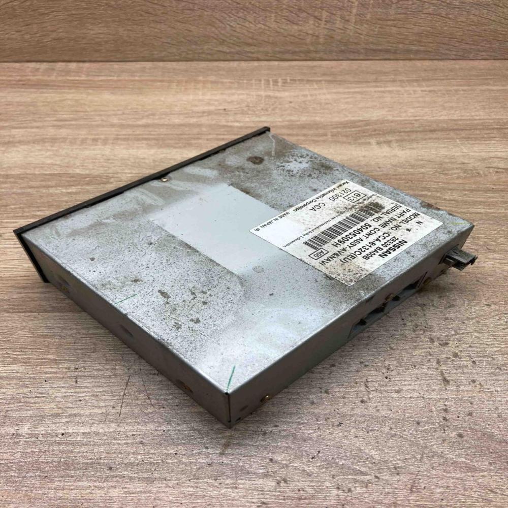 28330BA00B 50405309H  Navigation unit CD/DVD player Nissan Primera