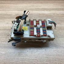 24350AV700 1221011  Fuse module Nissan Primera