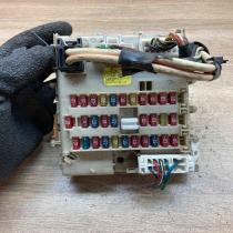 24350AV700 1221011  Fuse module Nissan Primera