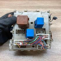 24350AV700 1221011  Fuse module Nissan Primera