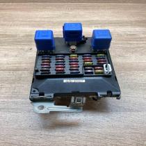 243501N000F 1N06A10  Fuse module Nissan Almera