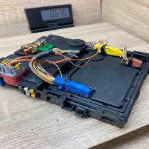 9639848980 S110950100D  Fuse module Peugeot 406