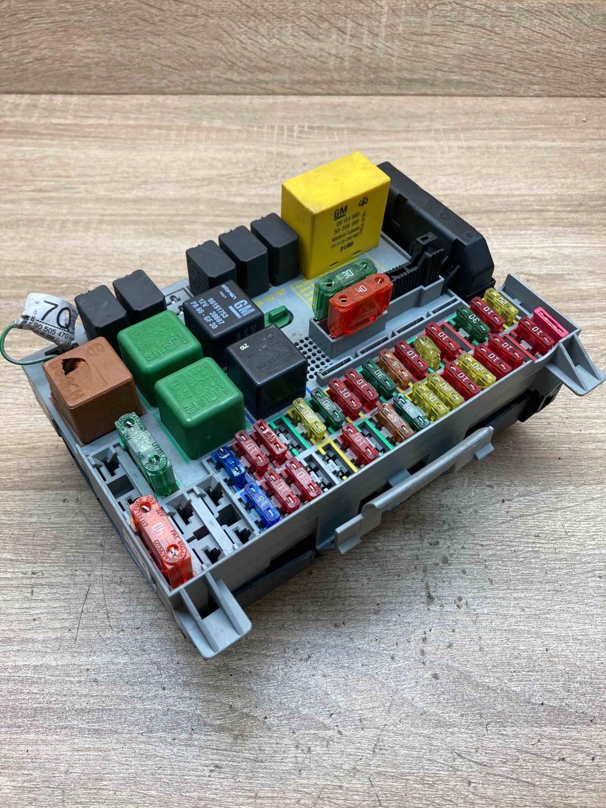 09152787   Fuse module Opel Vectra B