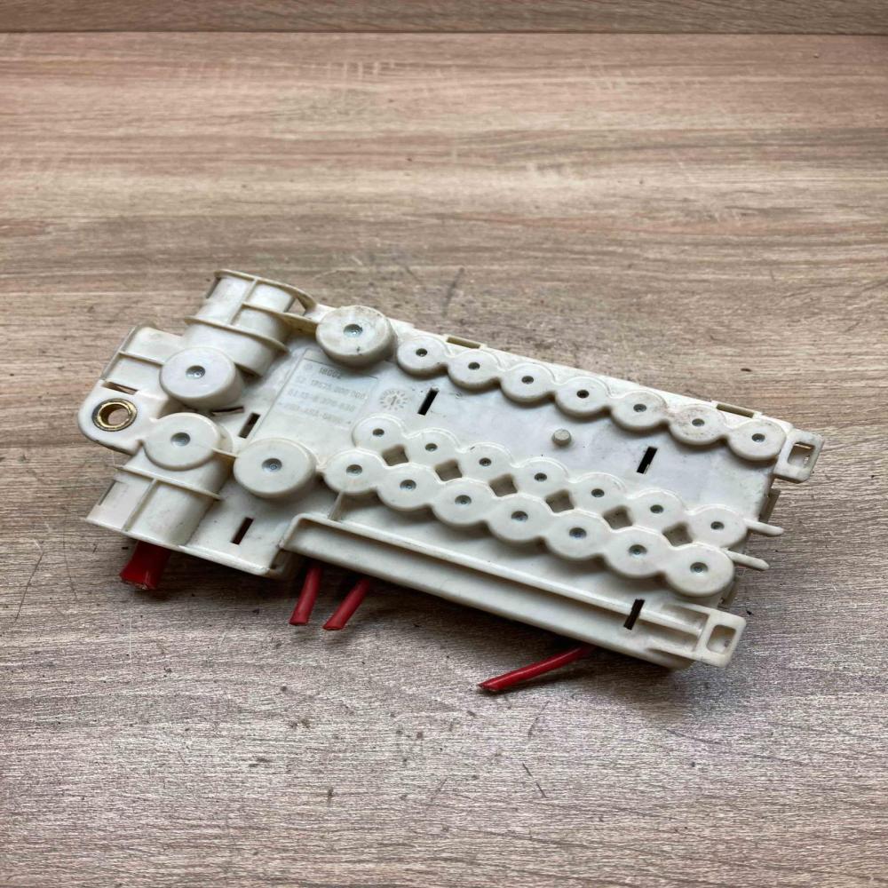 8370640 8370638  Battery relay fuse BMW 5 E39