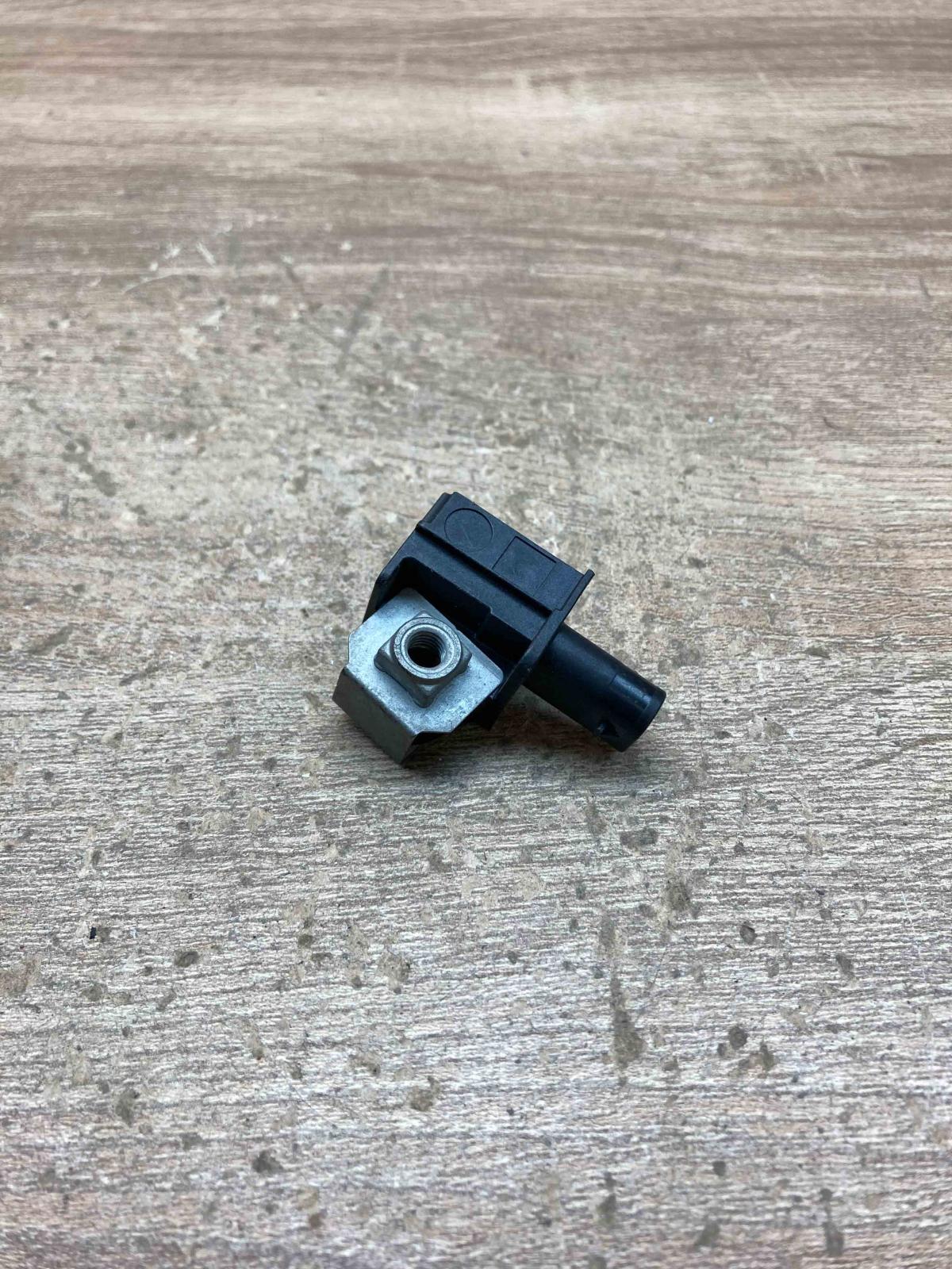 9224177   Airbag deployment crash/impact sensor BMW X5 F15