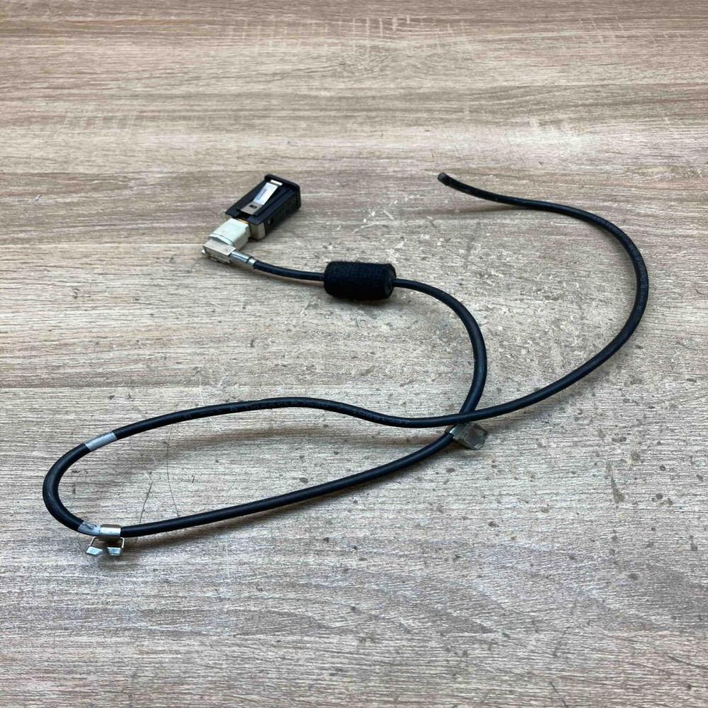 9167196 Used  AUX in-socket connector BMW 3 F30 F35 F31