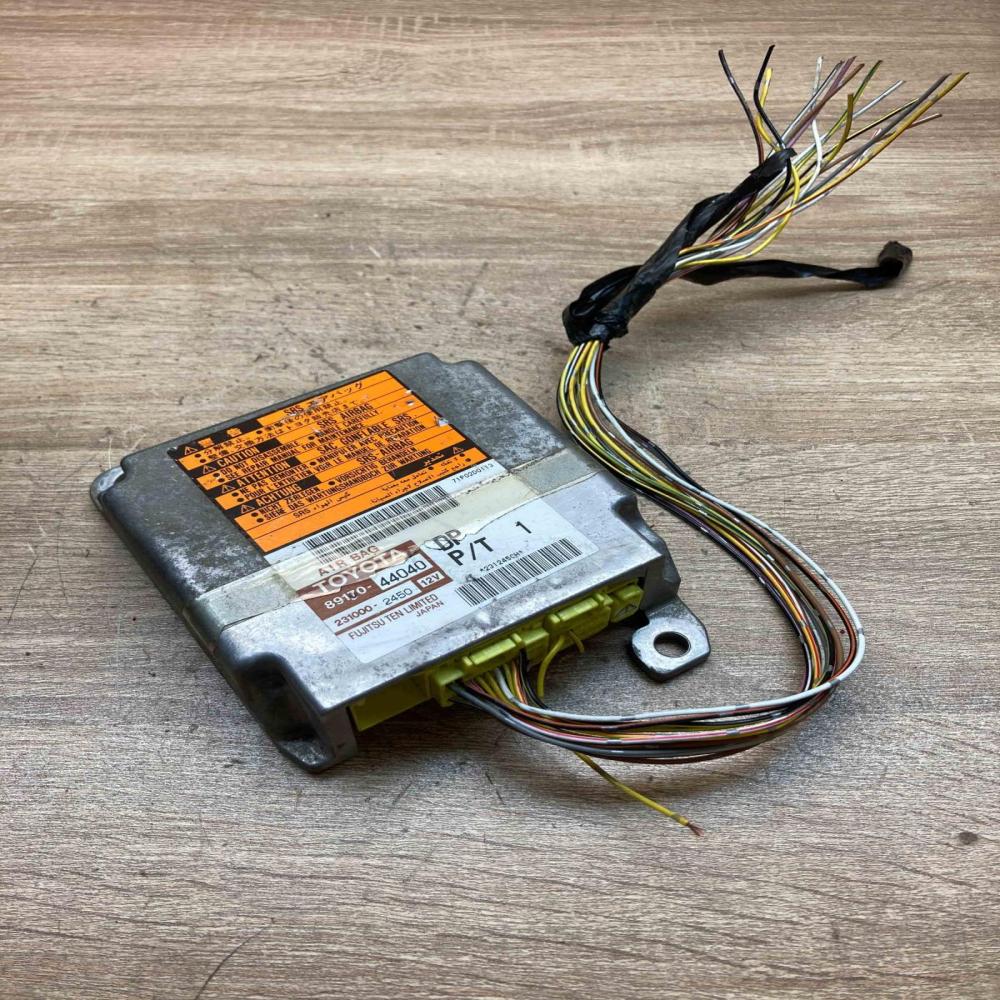 89170 44040 231000 2450  Airbag control unit/module Toyota Avensis Verso