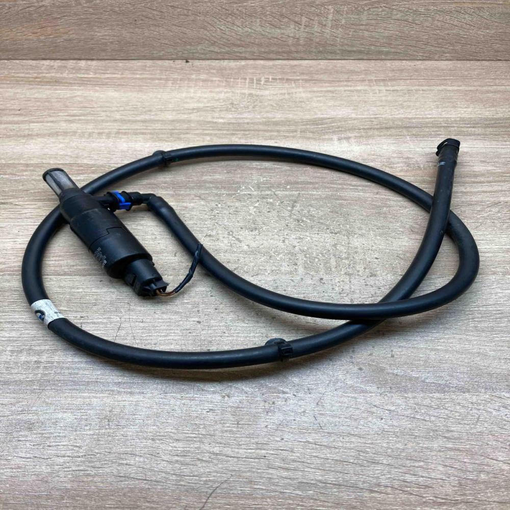 8377430 7162589  Headlight washer pump BMW X3 E83