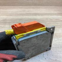 MR309 116 DPB 0285001236  Airbag control unit/module Mitsubishi Carisma