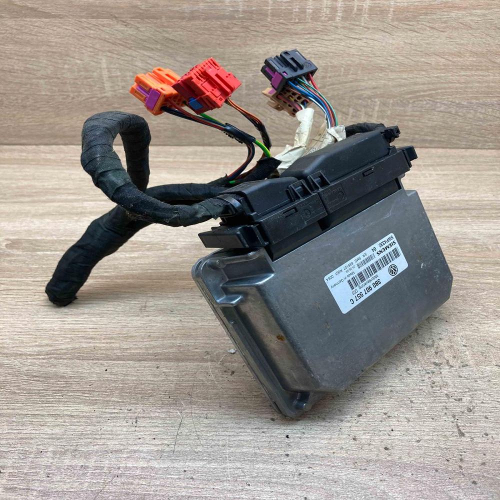 3B0907557C 5WP4332 04  Engine control unit/module ECU Volkswagen PASSAT B5