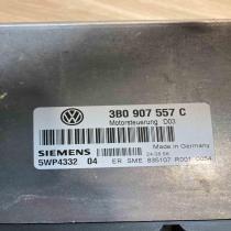 3B0907557C 5WP4332 04  Engine control unit/module ECU Volkswagen PASSAT B5