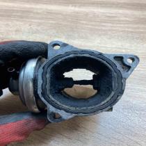038129637D   EGR valve Volkswagen Jetta V