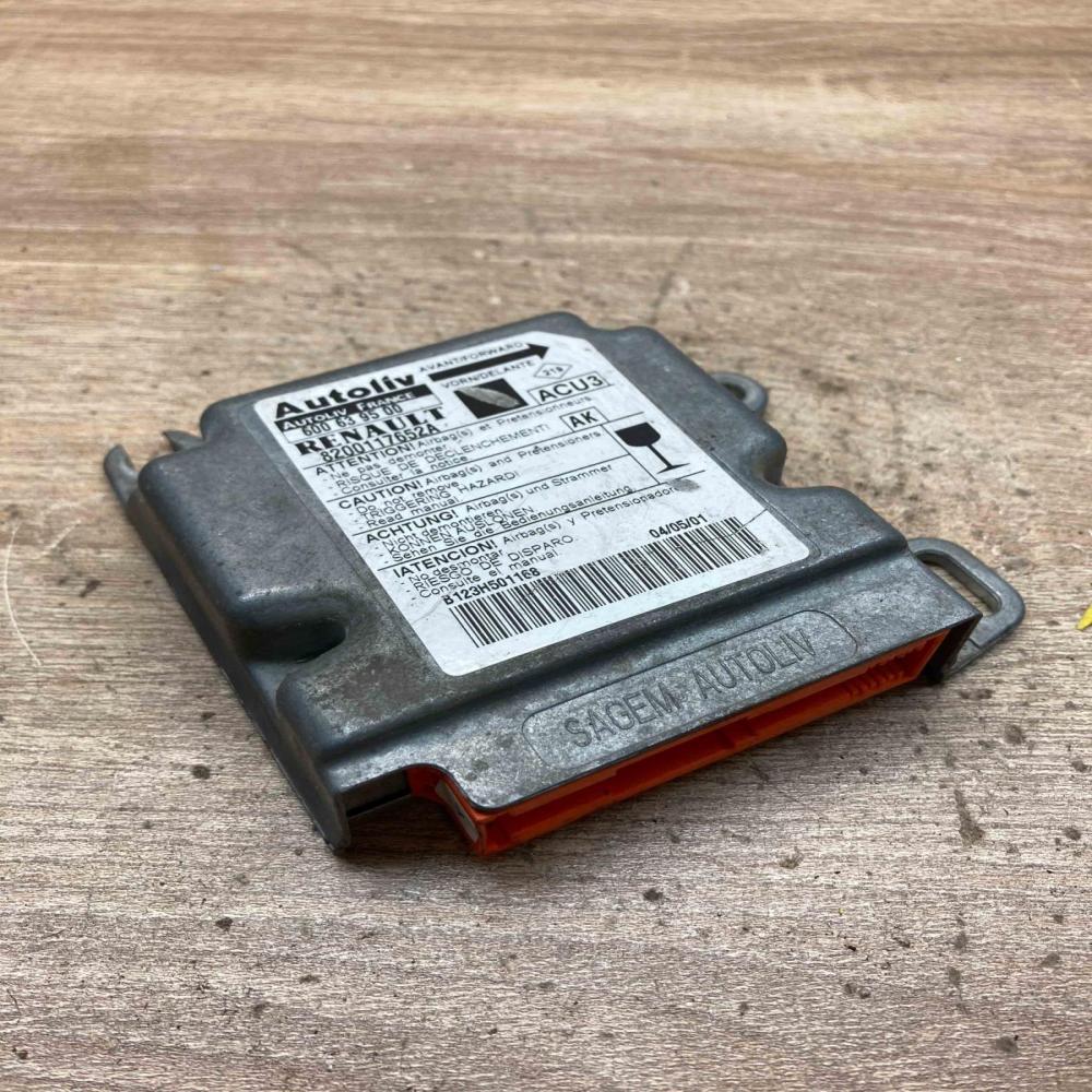 600639500 8200117652A  Airbag control unit/module Renault Scenic I