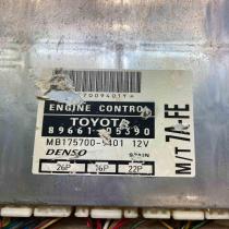 89661 05390 MB175700 9401  Engine control unit/module ECU Toyota Avensis T270