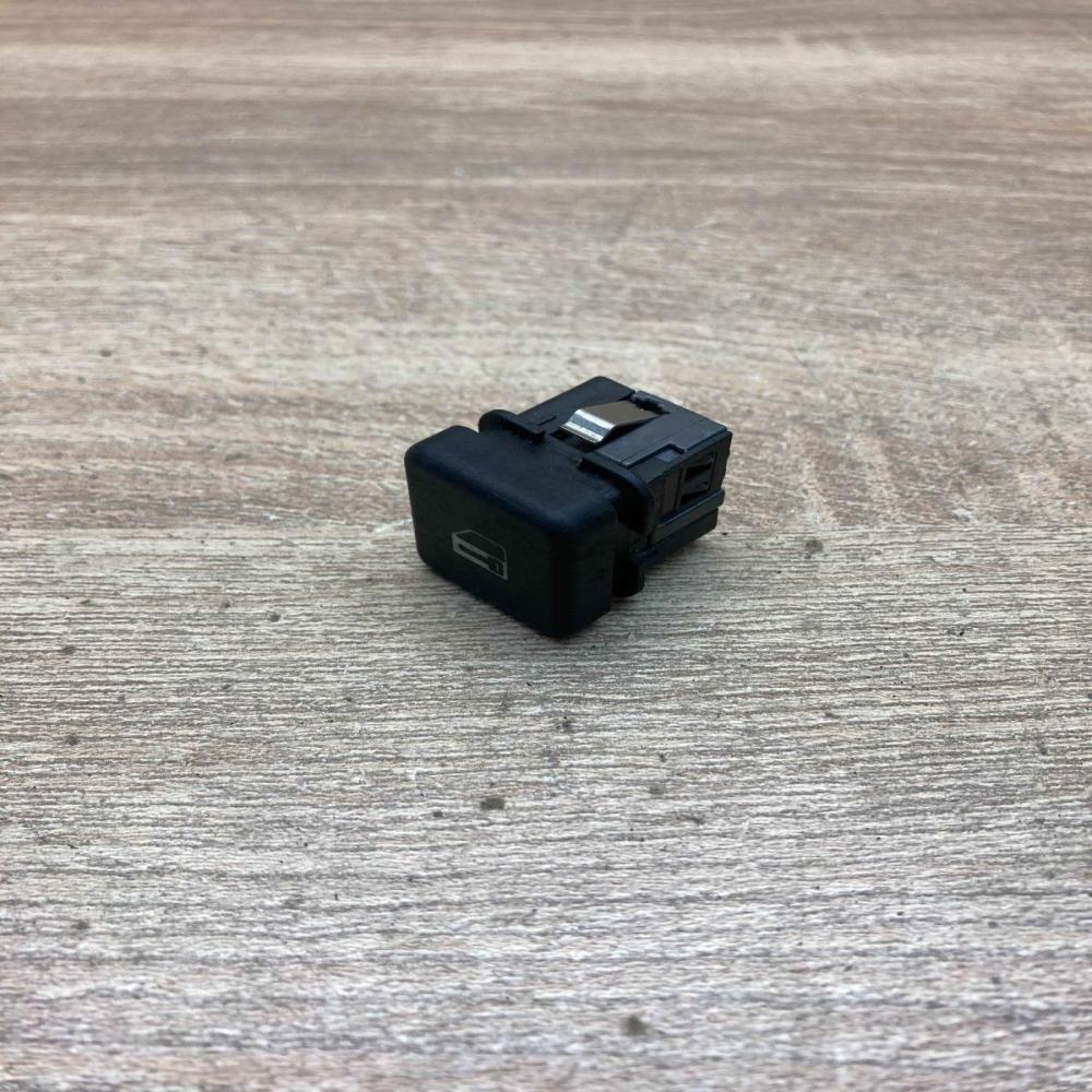 8360828   Central locking switch button BMW 5 E39