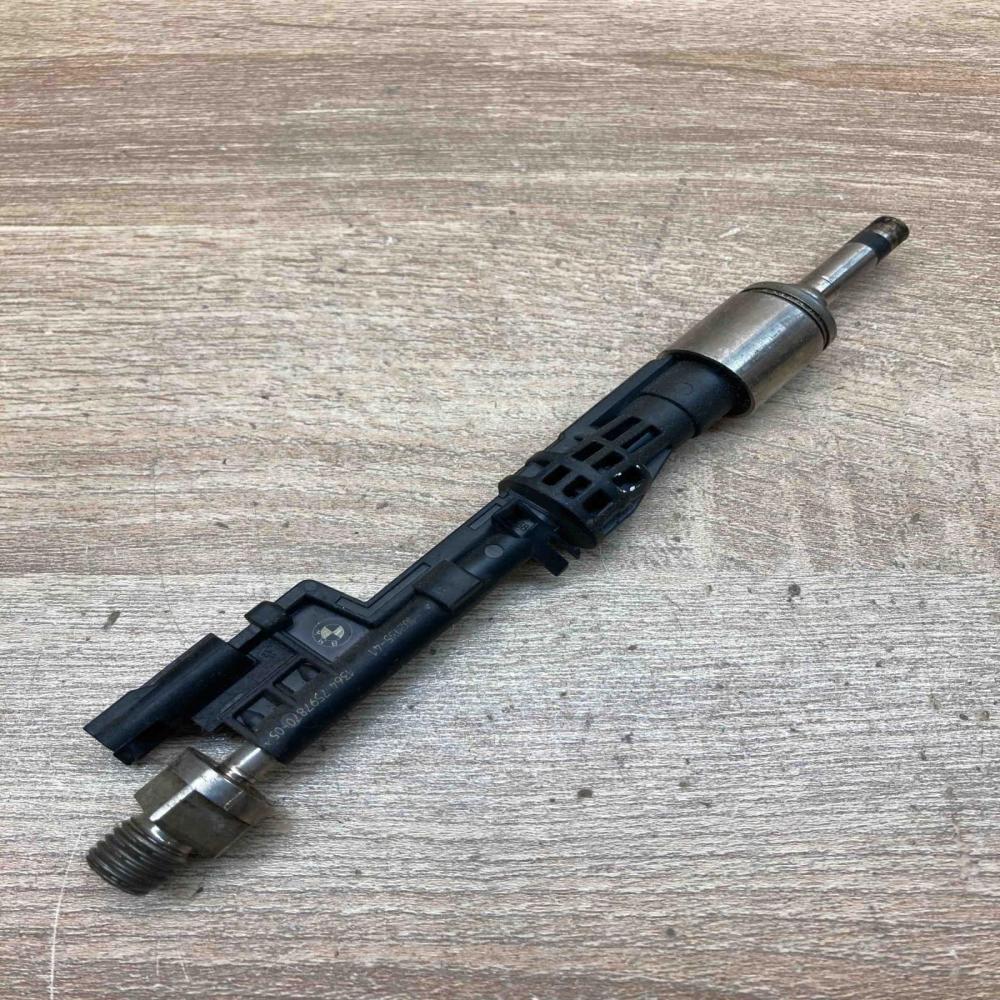 0261500109 13647597870 05 06010229 Fuel injector BMW X5 E70