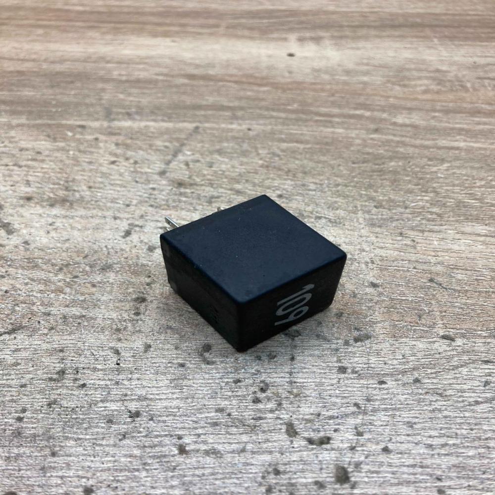 357906381A  109 Other relay Volkswagen Sharan