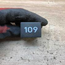 357906381A  109 Other relay Volkswagen Sharan